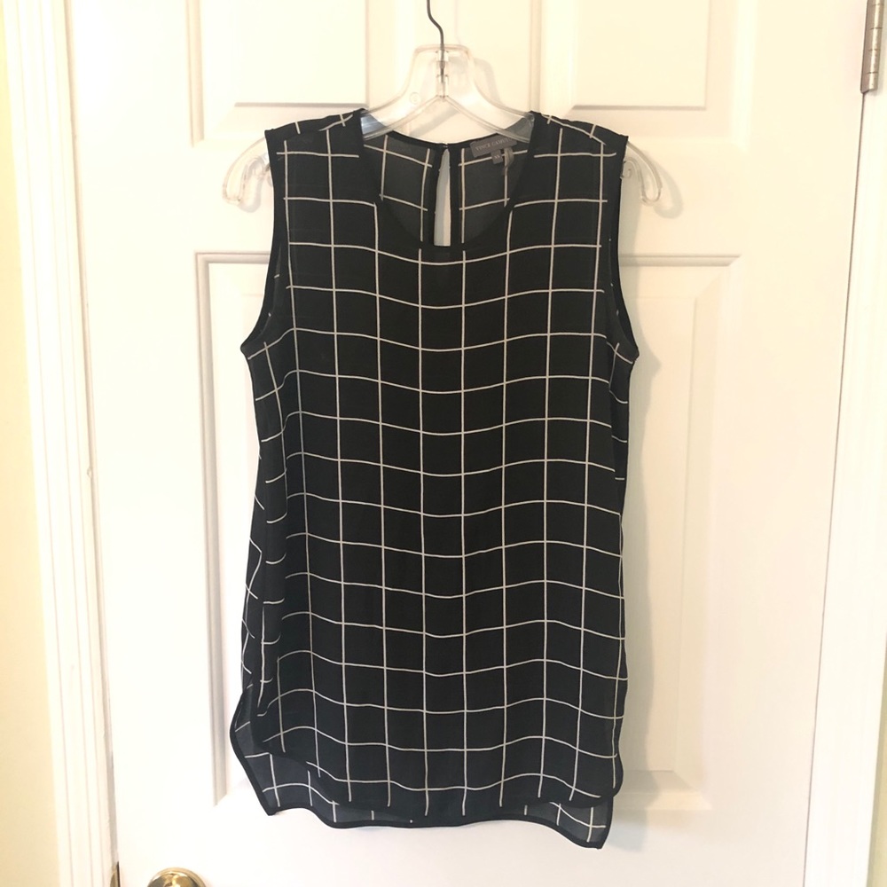 VINCE CAMUTO Keyhole Back Blouse